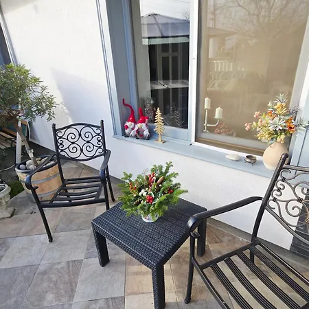 Kristaly Pihenohaz * Szekszárd