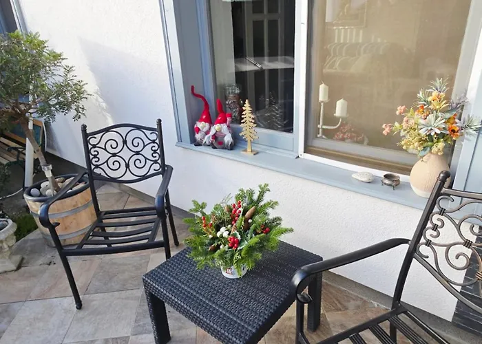 Kristaly Pihenohaz * Szekszárd